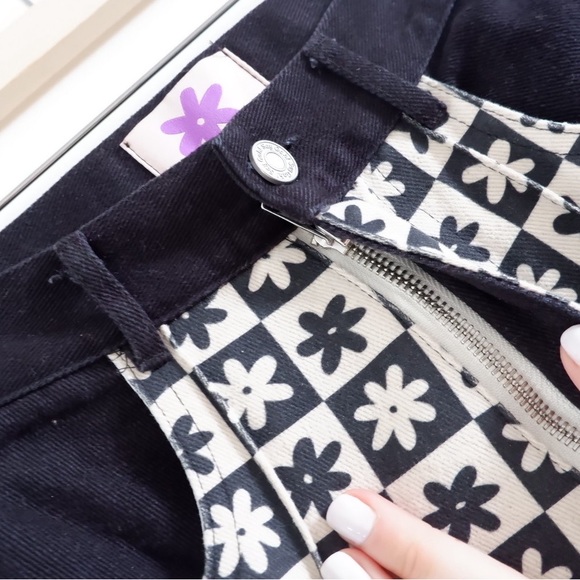 sold- LISA SAYS GAH! Robyn Jeans in Black Daisy Check - Picture 9 of 13